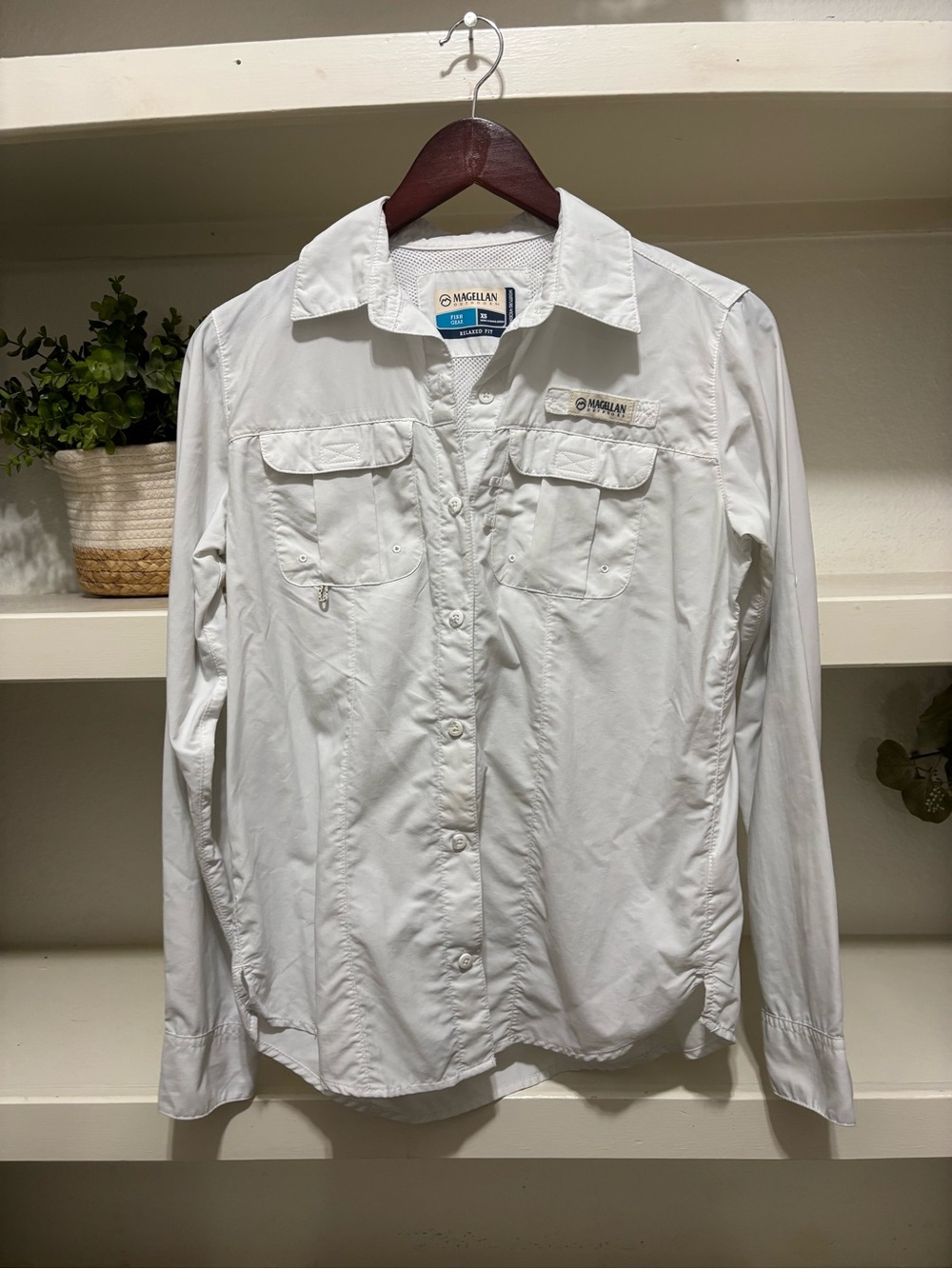 Magellan Outdoors White Women's Long-Sleeve Button-Down Shirt